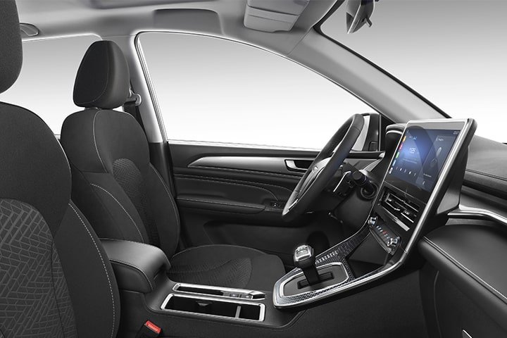 HAVAL M6, Салонның қарар әрлемесі