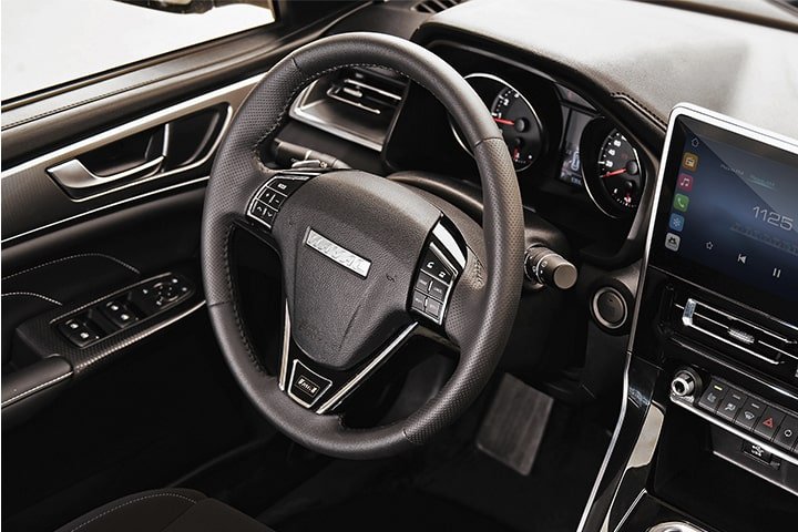 HAVAL M6, Көп функциялы былғары рульдің гидравликалық күшейткіші, руль астындағы ауыстырып қосқыштары, биіктігі мен шығуы бойынша реттеуі бар